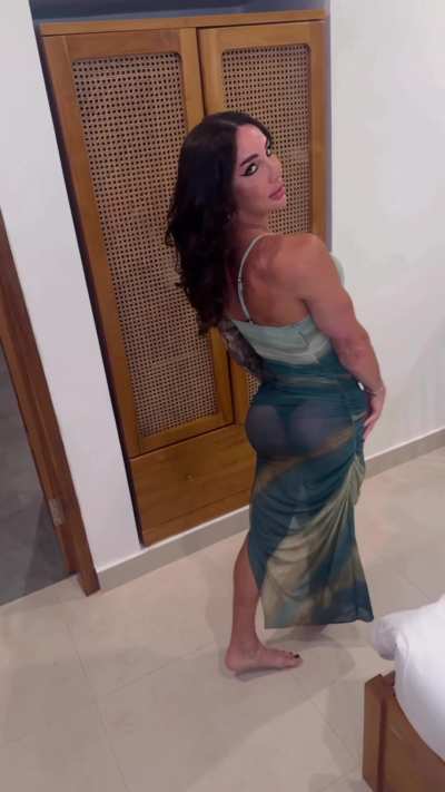 If you think I’m attractive say hi and maybe I’ll bless your DM with some nudes