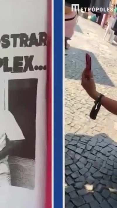 Vendedora de camisetas em homenagem a Marielle Franco e contra o governo Bolsonaro, no Largo do Machado, no Rio, é atacada por bolsonarista. Eu amo a maneira como os ruminantes não conseguem se controlar ao verem seu mito derretendo em popularidade.