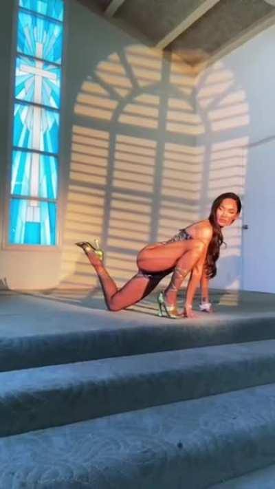 Sexy af (BTS from new shoot)