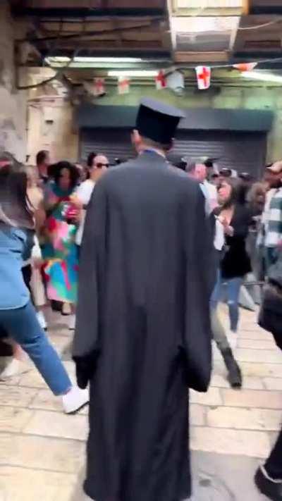 ISF elements are currently preventing large numbers of Palestinian and foreign Christians from attending Holy Fire prayers at the Church of the Holy Sepulcher in Jerusalem's Old City.