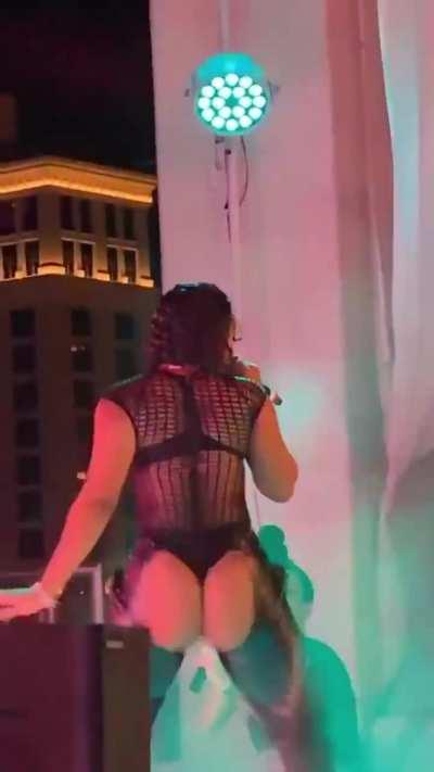 Concerts or ass parade🍑