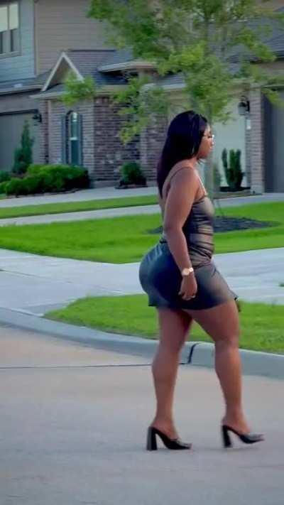 Valeria Godfrey (@valbaby003)