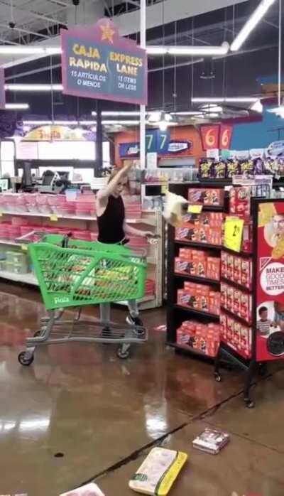 Woman throws tantrums because she's told she has to wear mask