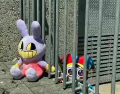 2 goobers hanging out with each other (by GLITCH)