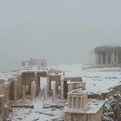 Iunno what Stephen was on about, I see *lots* of straight lines