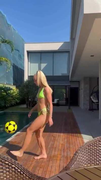 Alisha Lehmann - Swiss Soccer Player 