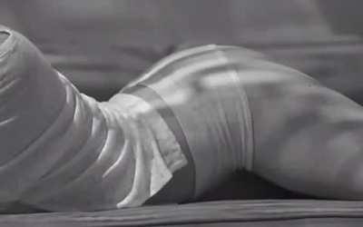 Lauren Cohan doesn't just have a beatiful face but a thick and precious body as well!