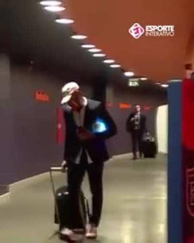 Aumenta o som da caixa neymar!