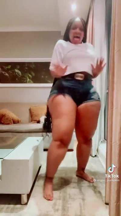 That ass, them thighs and that body gives me life 😩
