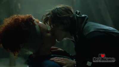 Erin Kellyman & Ruby Cruz (Willow - s01e01)