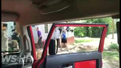 2 vs 1 ended by woman with shovel
