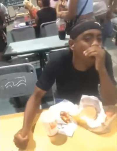 chain chomp and luigi get a burger