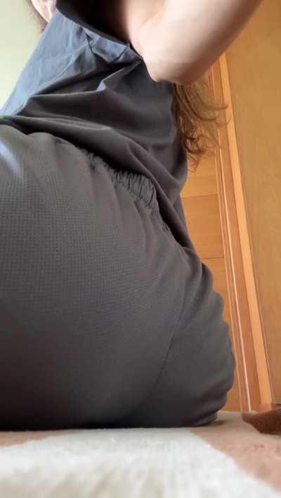 Do you think you could handle me, sitting on your face and going on like this for hours? 