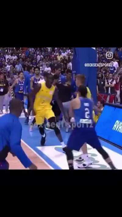 Basketball Freakout Royale 