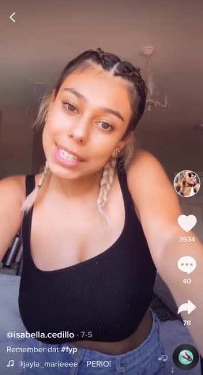 Perfect smile and busty goodness @isabella.cedillo