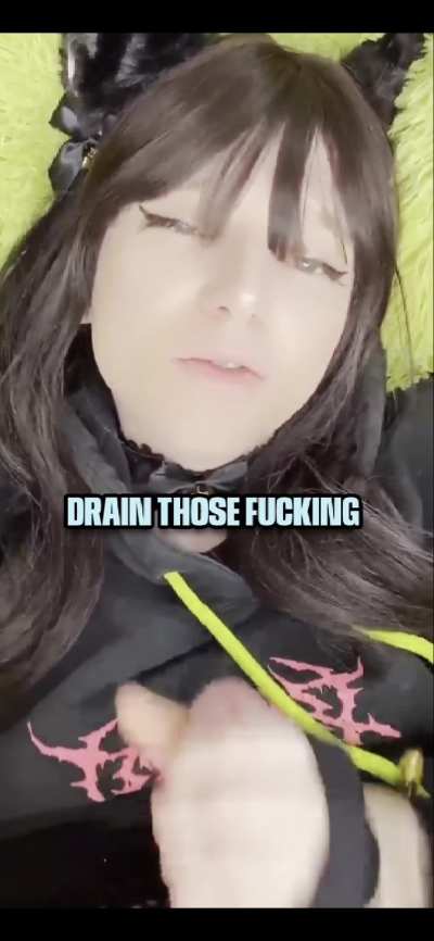 She is my idol, my inspiration, my ideal identity 😫