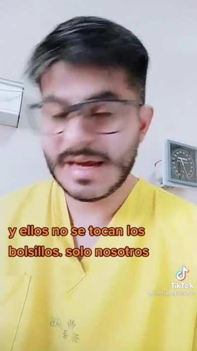 He aqu&iacute; uno de los m&eacute;dicos relajados