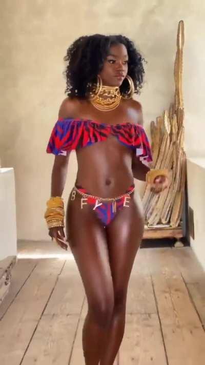 K I A R A N (@kiaranlanier)