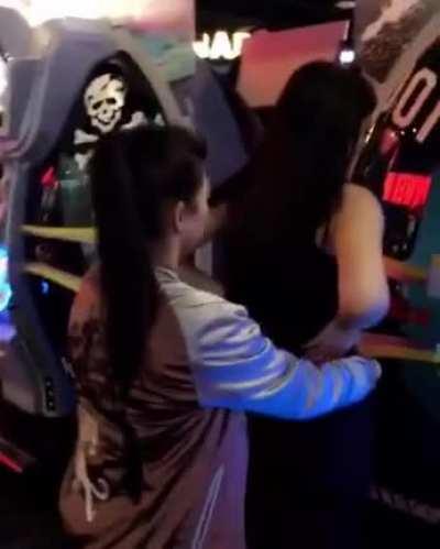 kourtney humping kylie wylie holy fuck wish that was me 🍑🍆💦