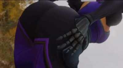 Skye shaking her ass