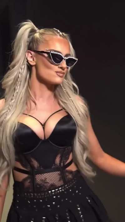 Blake monroe arriving at nxt no mercy in style!!