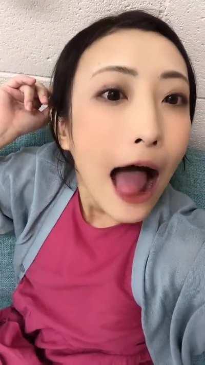 Hana Kano - Tongue Beauty 💖