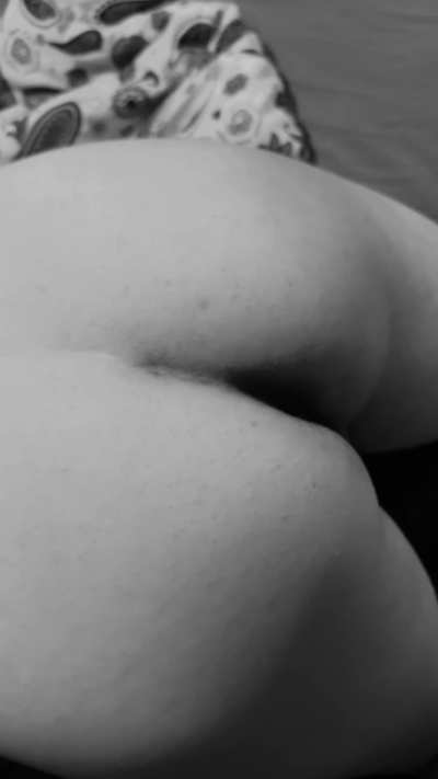 A spanking a day keeps me in line