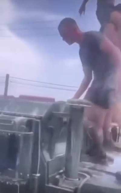 Don't even need to specify which branch of the military this is