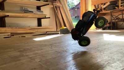 Breakdancing in the shop this morning 🤸