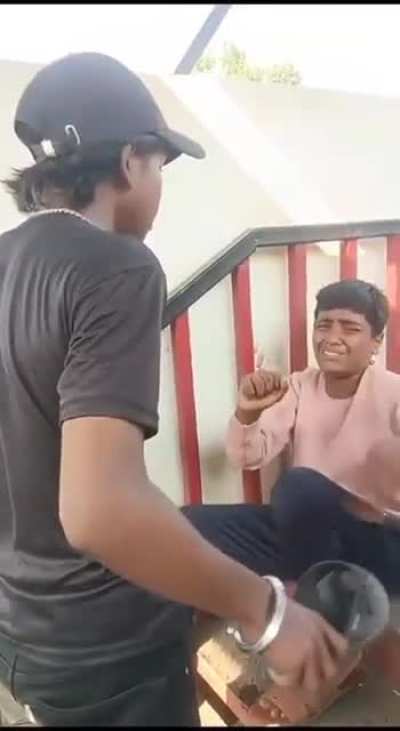 Hindu man assaulting muslim kids and forcing them to chant 'Jai Shree Ram' in india