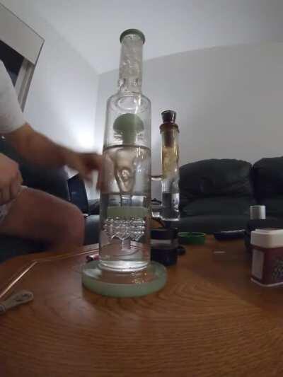 Shoutout to losing odds to u/SunbearWizard....plzzzz excuse my awkwardness and the fact it took 4 tries it burns so slow!!