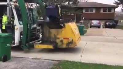 Trash Truck Hydraulic System Failure