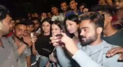 Female reporter harassed while reporting in INDlA