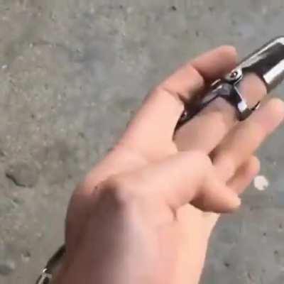 Metallic finger +100 damage +2 defense +1000 deku -10 friends