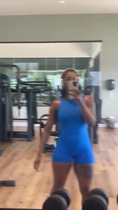 Mizz Twerksum (@livemizztwerksum)