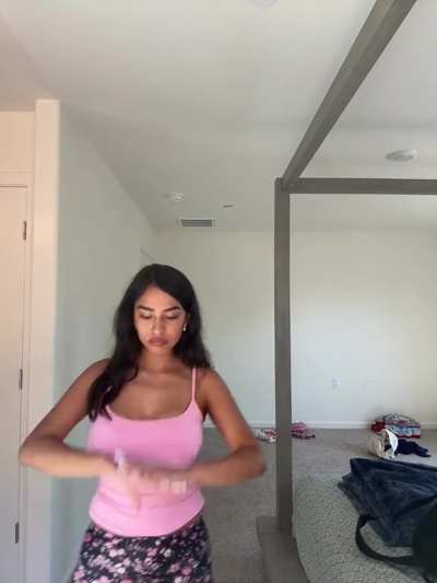 Cute sisters with some good genetics OMFG😩🤤