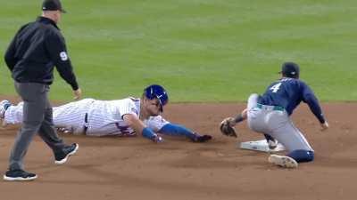 [Highlight] JP Crawford reacts to Daniel Vogelbach trying to stretch a single into a double