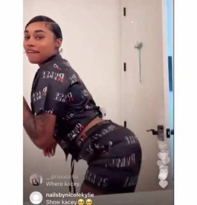 Jania Meshell @janiameshell