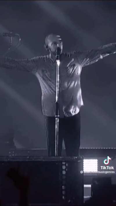 Chester emotional last speech while touring knowing it would be his last time 