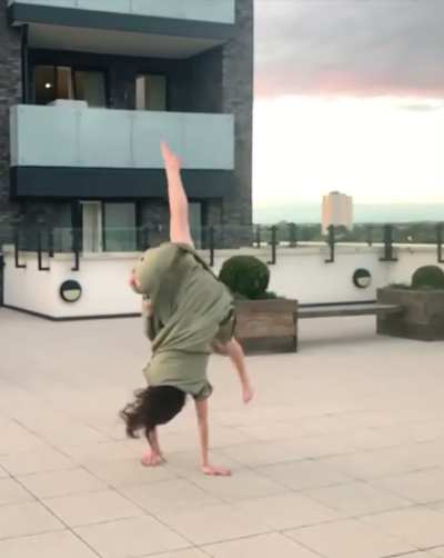 One of my favorite cheeky Dodie videos! 🍑