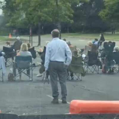 Beautiful people are everywhere 🧡