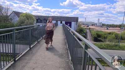 [f] flash on a bridge, horny giggling optional 