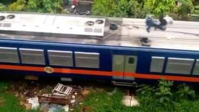 Só um trem passando