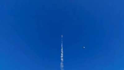 Simple underwater launching method