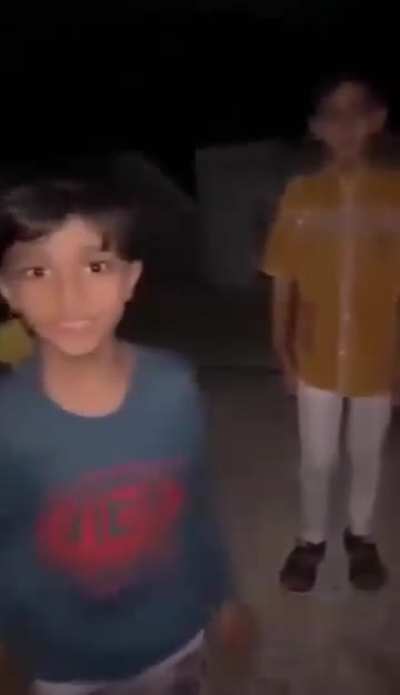 Padhne wala khai bhi padh leta ha