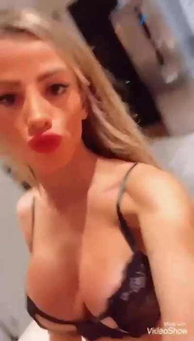 I'm ready for a fun night 💋