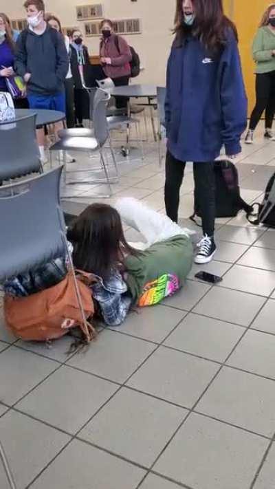 this happened at my highschool today (first fight i recorded)