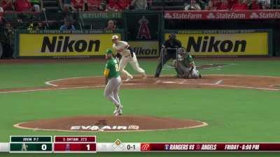 [Highlight] Ohtani hits an RBI single to give himself run support, his 14th game in a row with a hit!