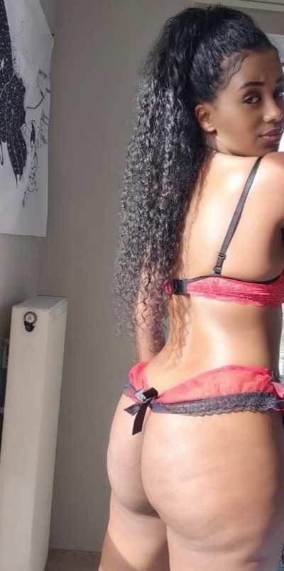 Get lost between my cheeks like my naughty undies