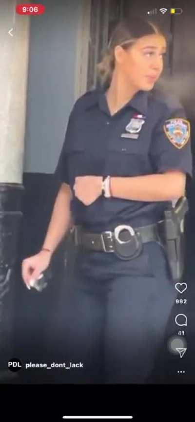 Only in NYC you see cops smoking Zaa on the clock 😂😂😂